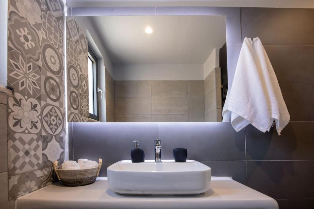 Pearl Suites And Villa Tinos Exterior foto