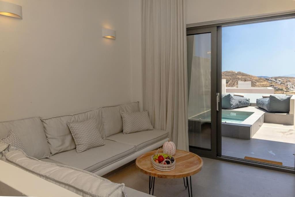 Pearl Suites And Villa Tinos Exterior foto